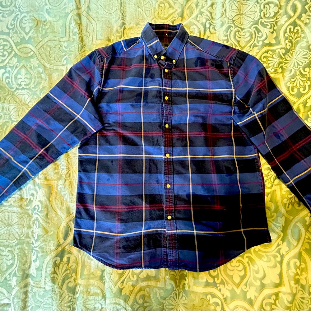 Casual H&M Plaid Button Up Long Sleeve Shirt (M)